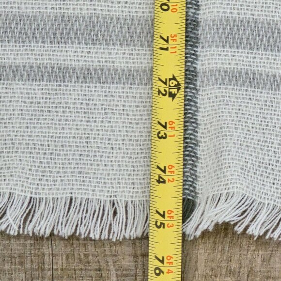 Old Navy Winter Scarf - Picture 4 of 9